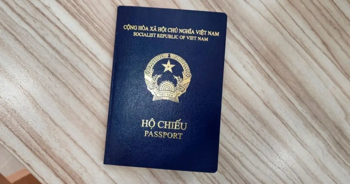 ho chieu trang co xin visa nhat duoc khong